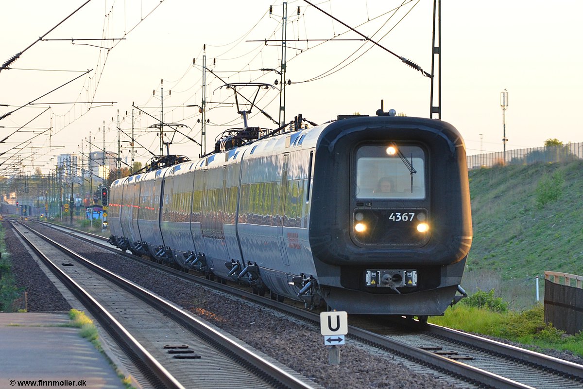 Skånetrafiken X31K 4367 + DSB ET 4359