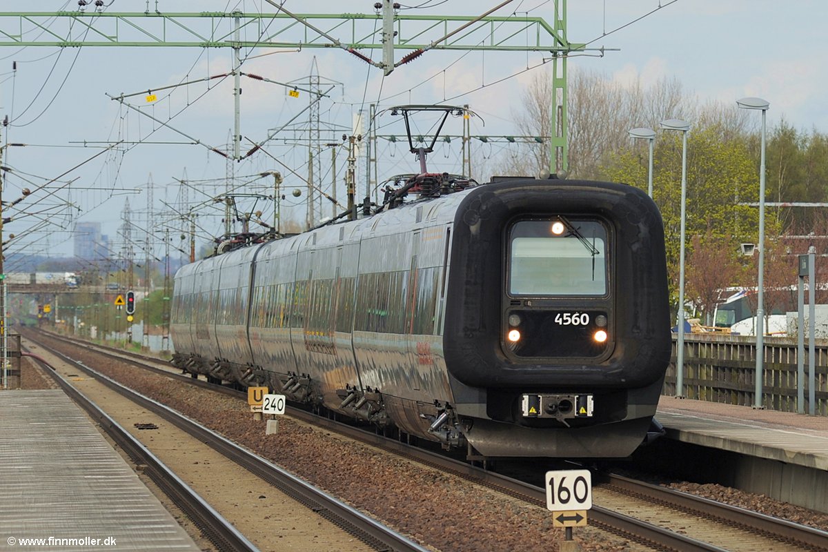 Skånetrafiken X31K 4560 + DSB ET 4342