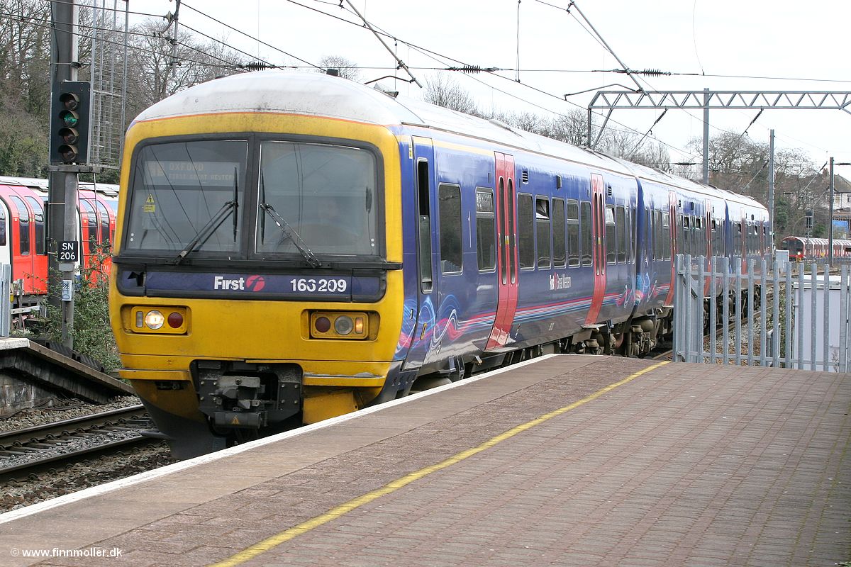 First Great Western 166 209