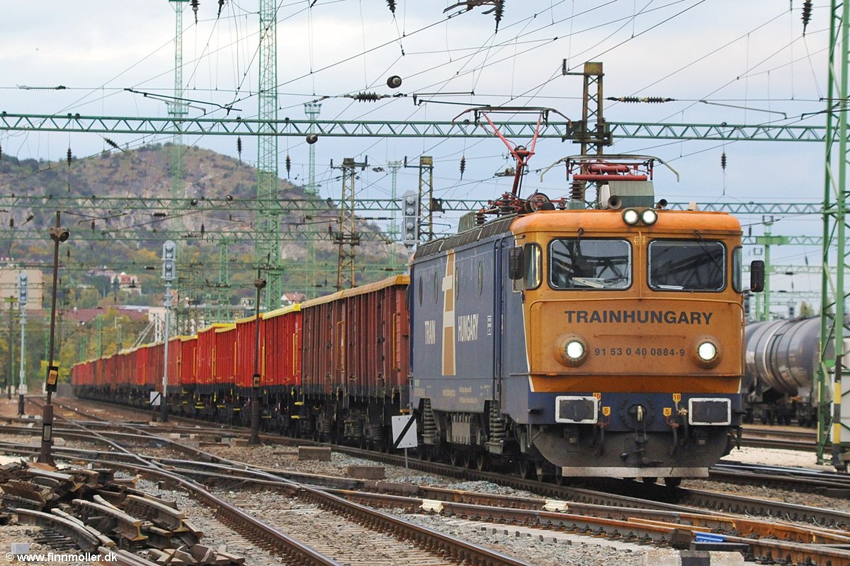 Train Hungary 400 884