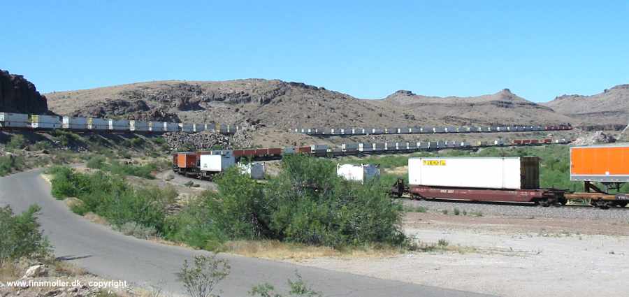 Eastbound and westbound meet in Kingman Canyon