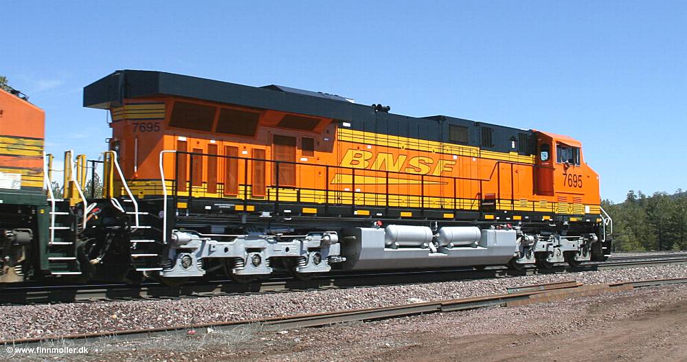 BNSF 7695 with new BNSF paint scheme