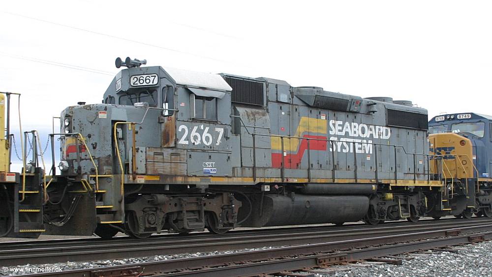 CSX 2667 - the only locomotive still in Seaboard paint