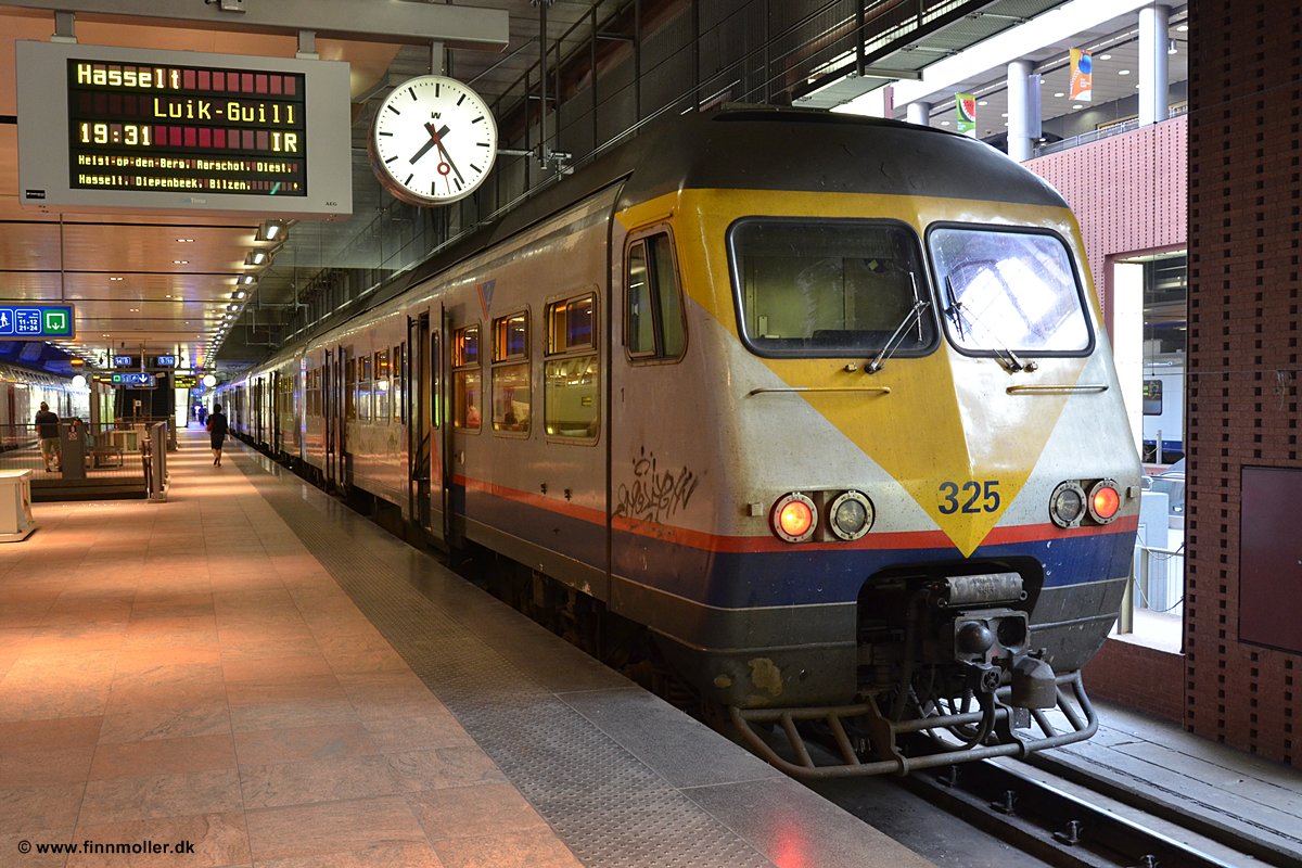 SNCB/NMBS 325