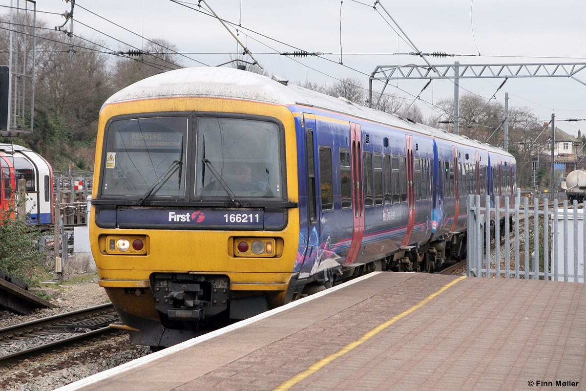 First Great Western 166 211