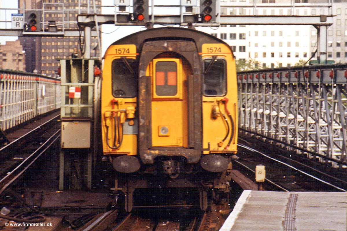 Network South East 411 574