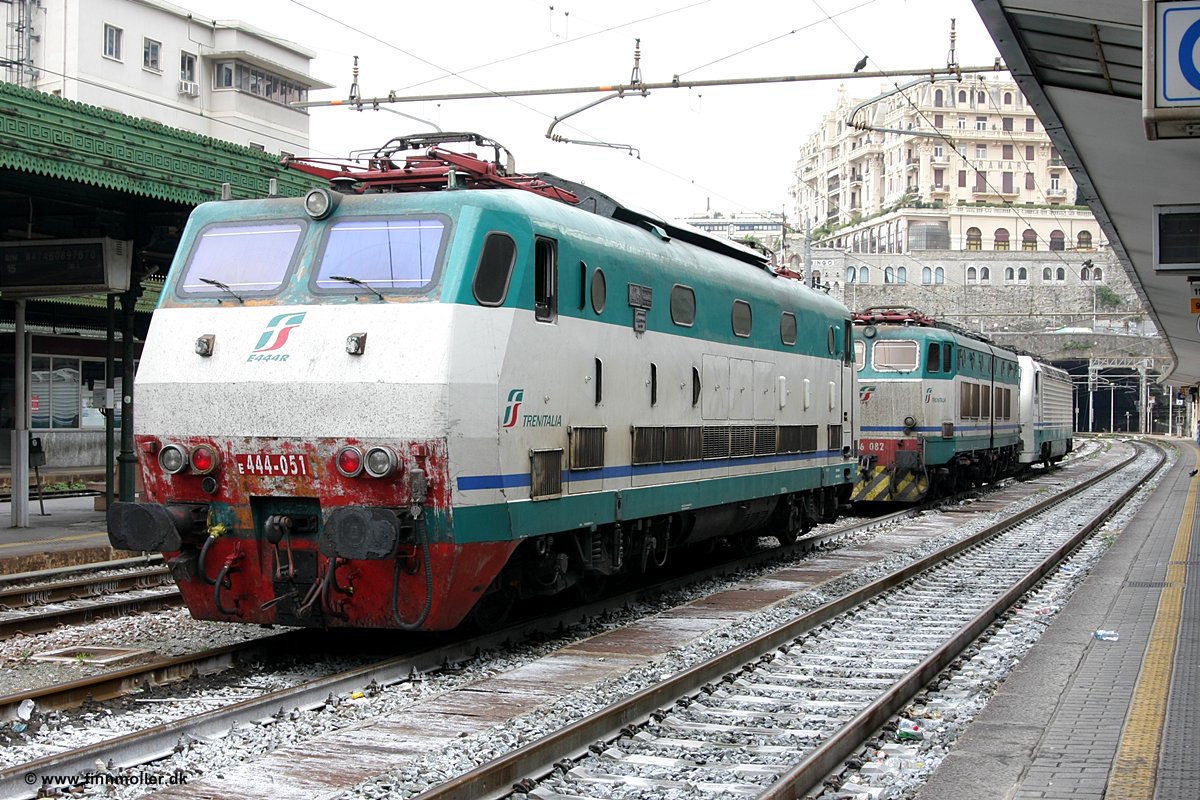 Trenitalia 444 051
