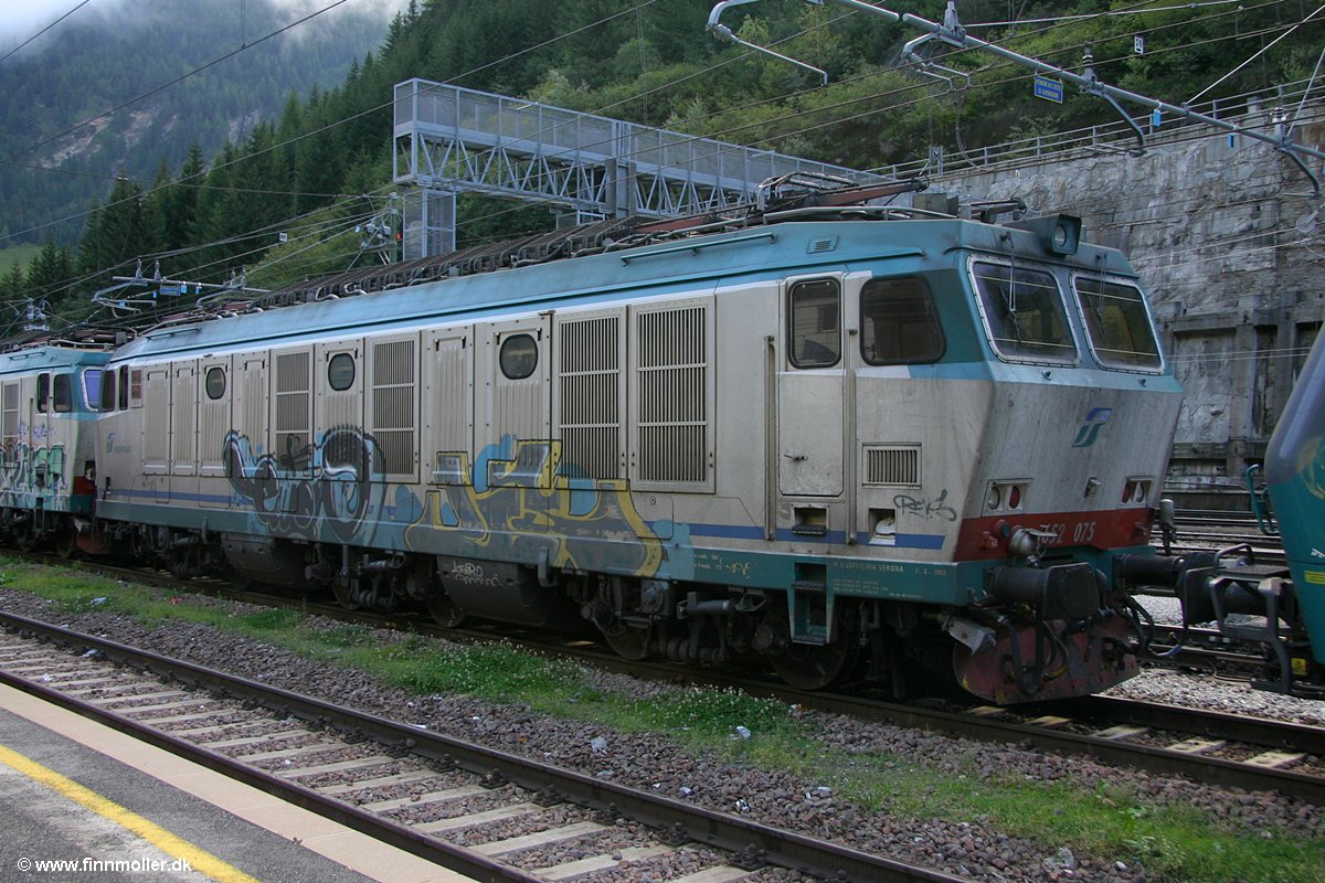 Trenitalia 652 075