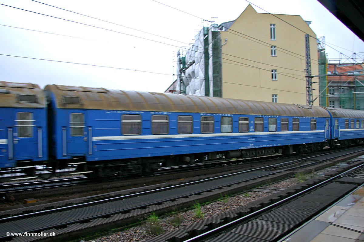 BCh 03 0299 i tog D1249 ved Berlin Friedrichsstrasse, 09.11.2007