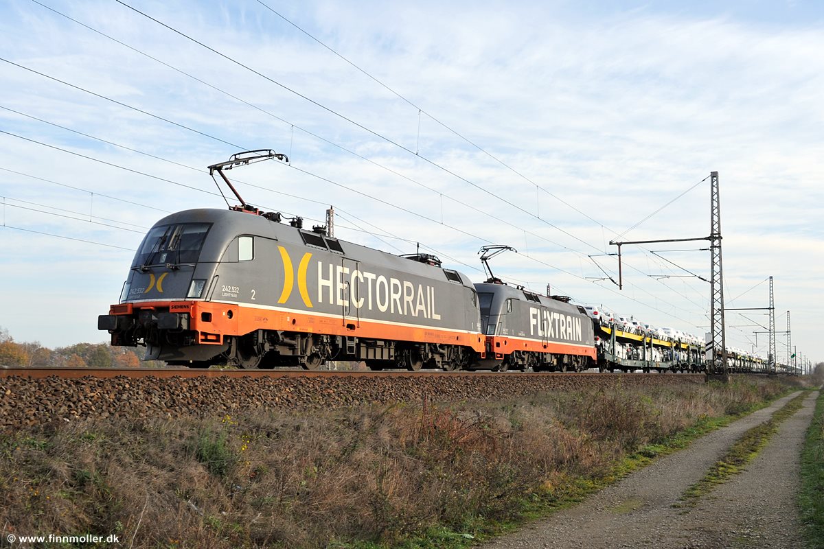 Hector Rail 242.532 + 242.517