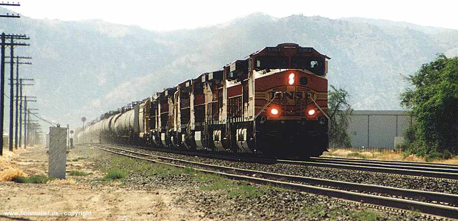 BNSF train in Tehachapi Summit