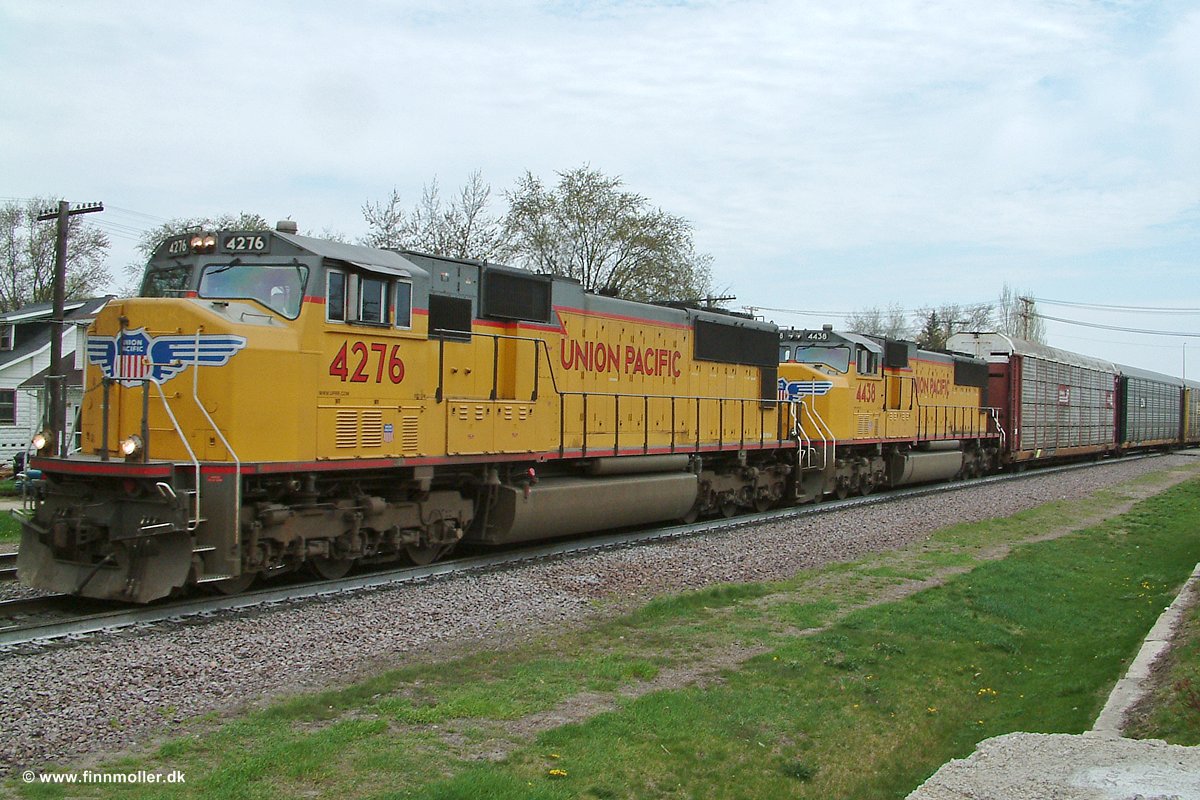 UP 4276 + 4438