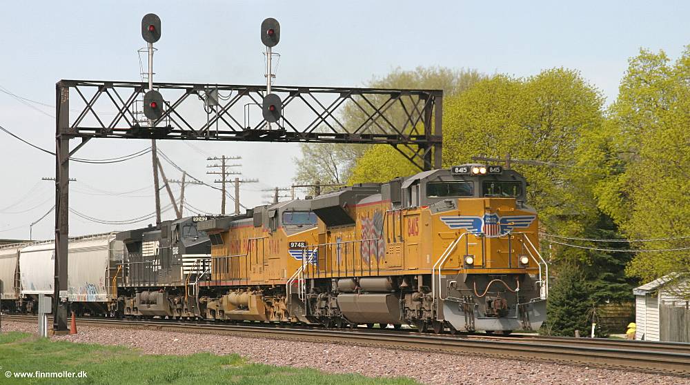 UP 8415 + UP 9748 + NS 9242