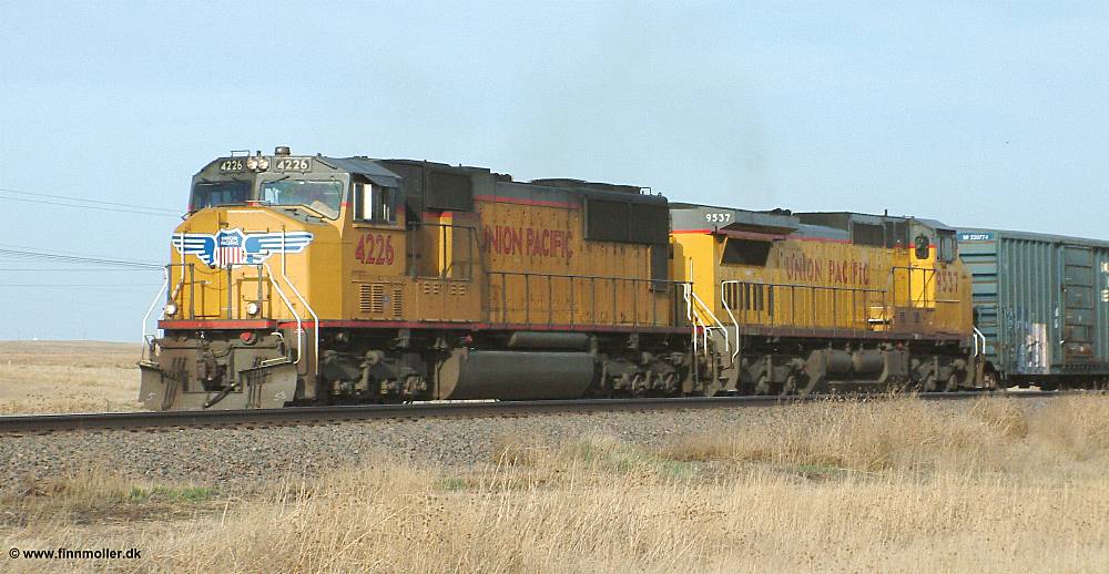 UP 4226 + 9537