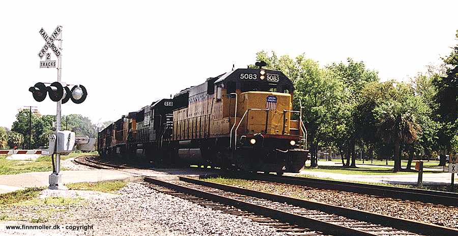 UP5083 + 5 other locomotives in Louisiana